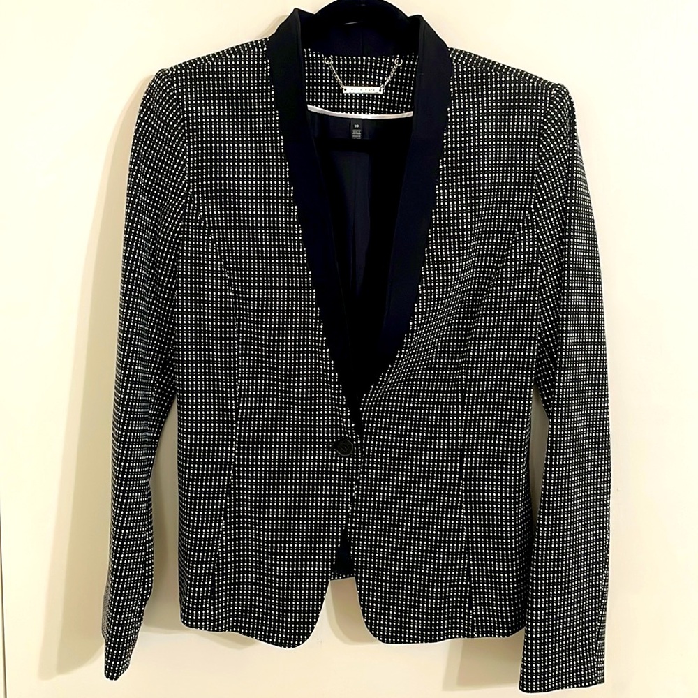 White House Black Market dress/business suit set. Worn once. No flaws no stains.
